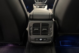 Musta Audi e-tron GT 2024 kuva 38.