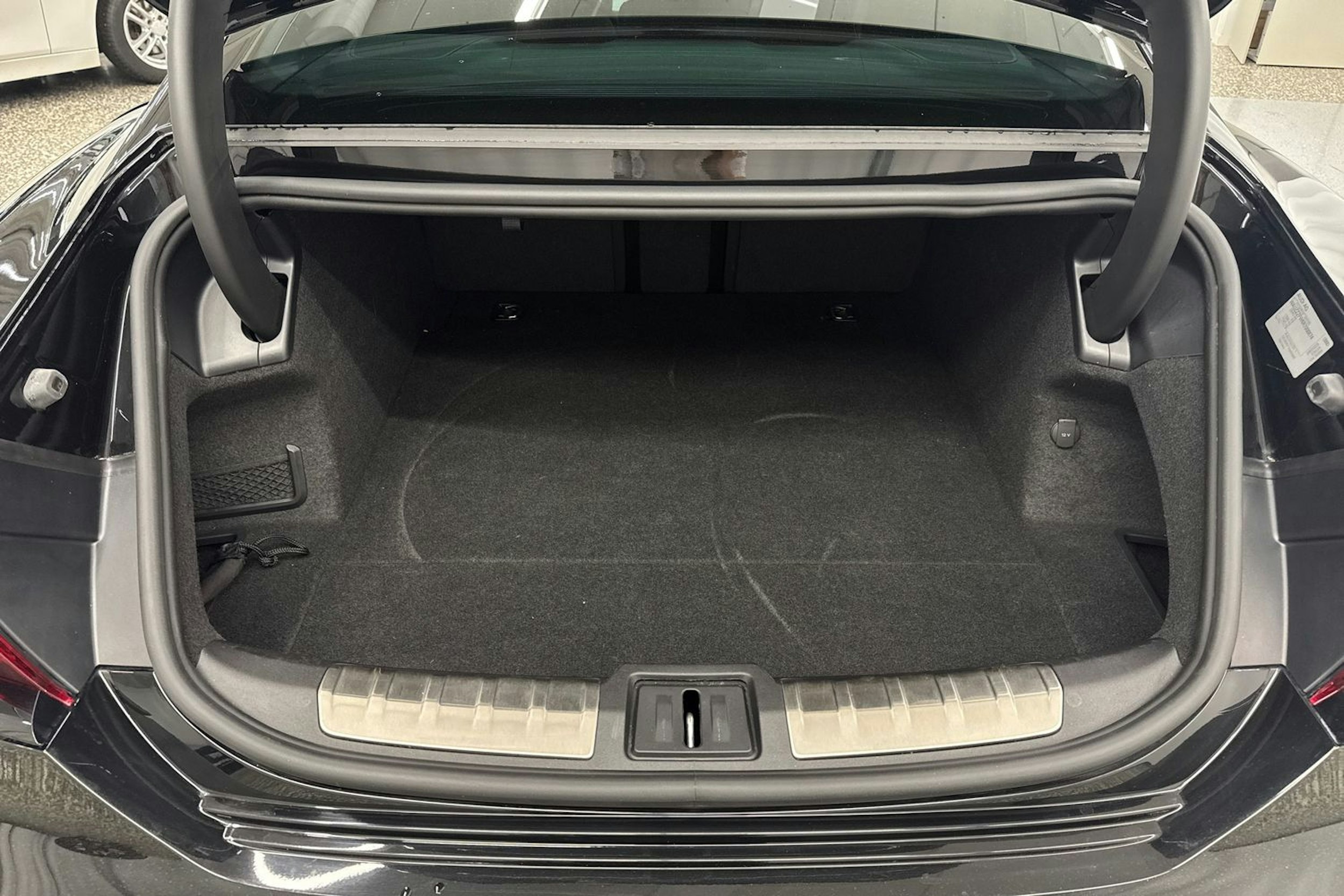 Musta Audi e-tron GT 2024 kuva 39.