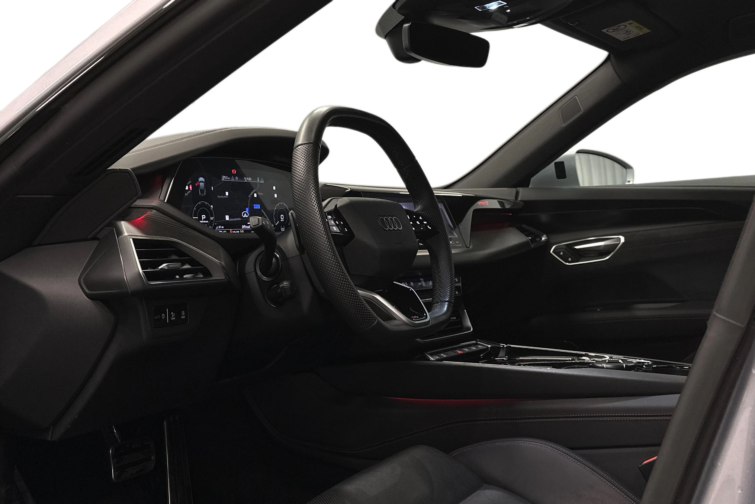 harmaa Audi e-tron GT 2025 kuva 6.