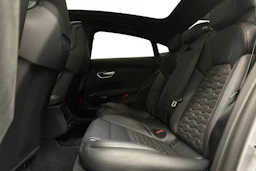 harmaa Audi e-tron GT 2025 kuva 8.