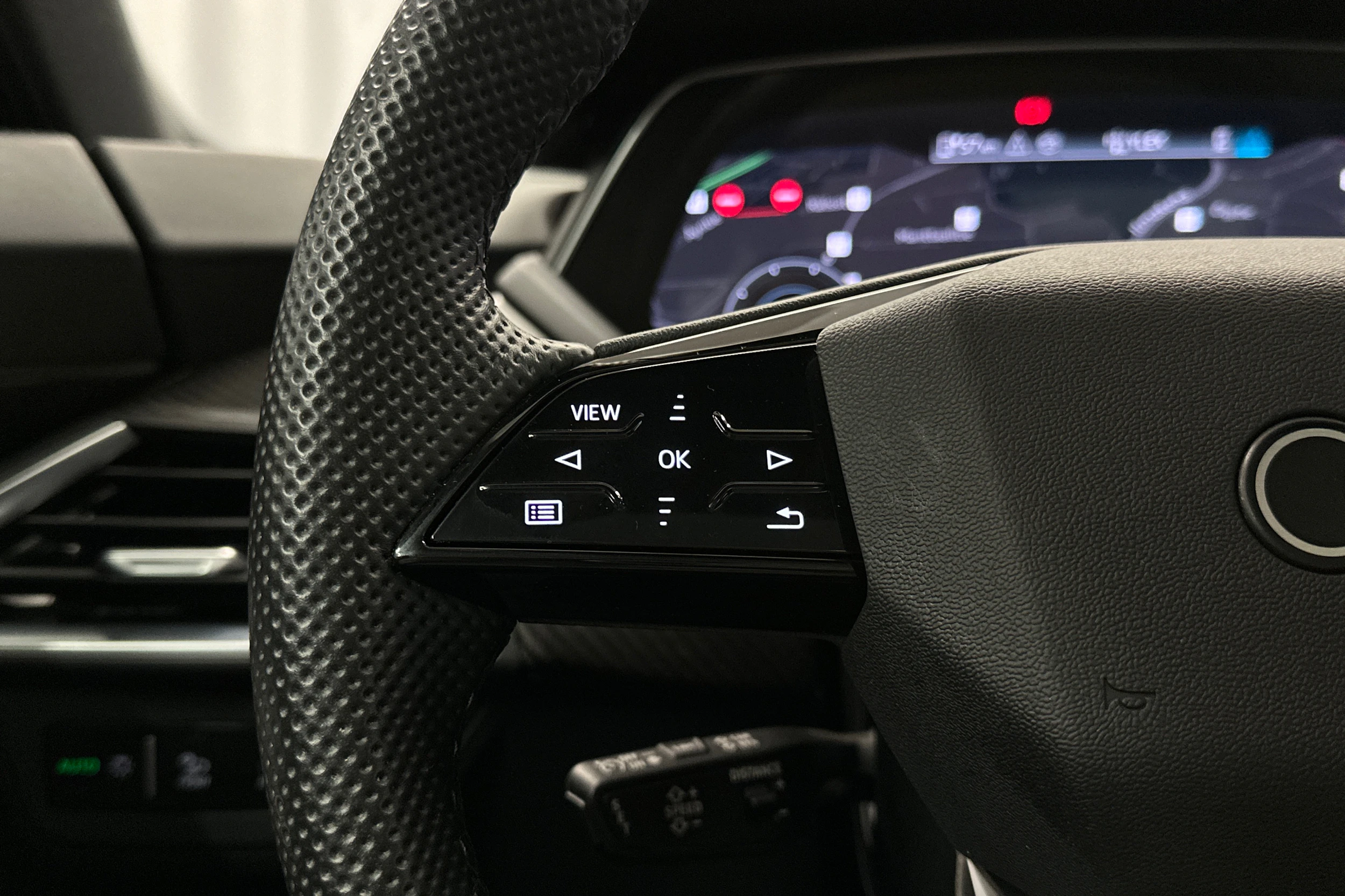 harmaa Audi e-tron GT 2025 kuva 11.