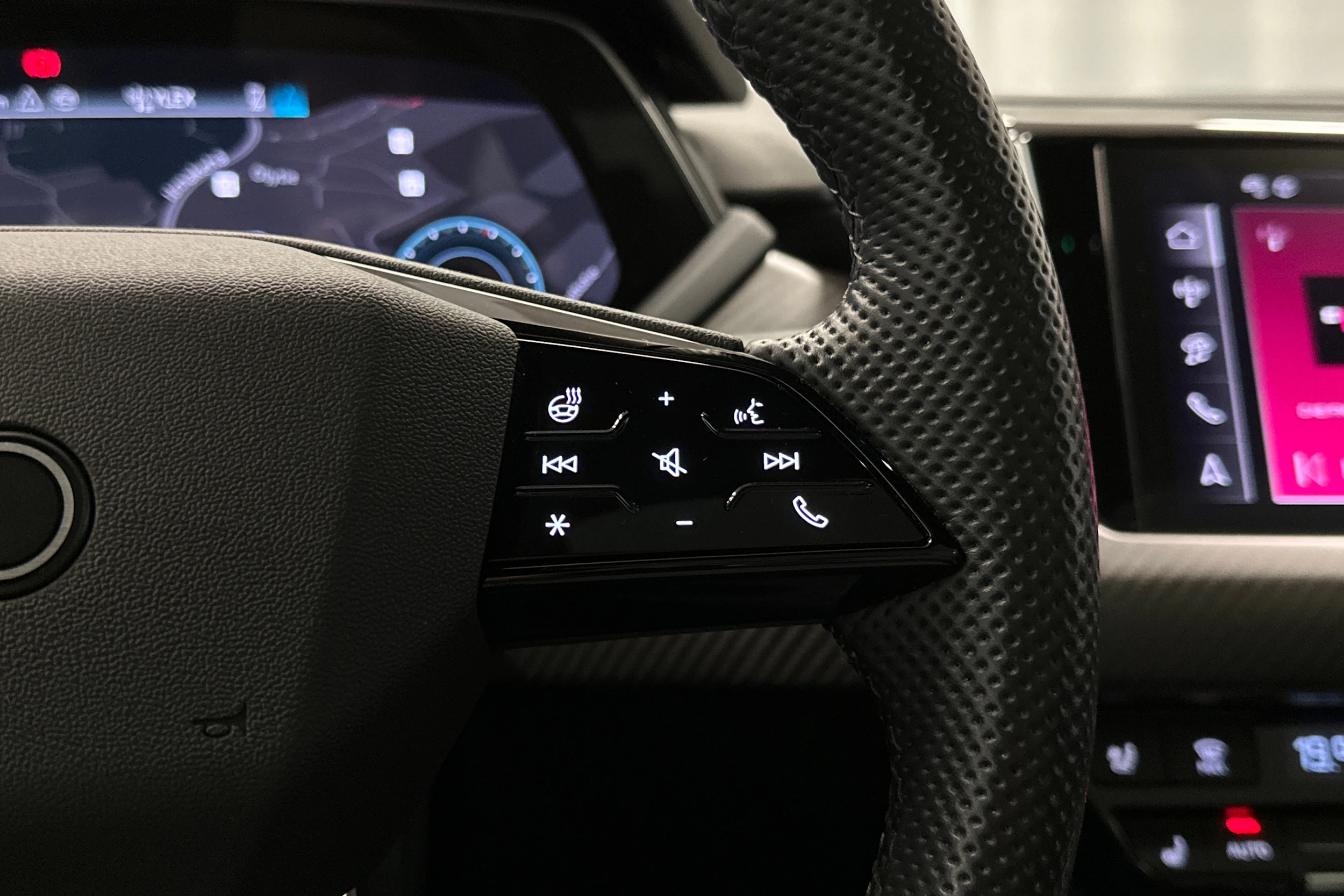 harmaa Audi e-tron GT 2025 kuva 12.