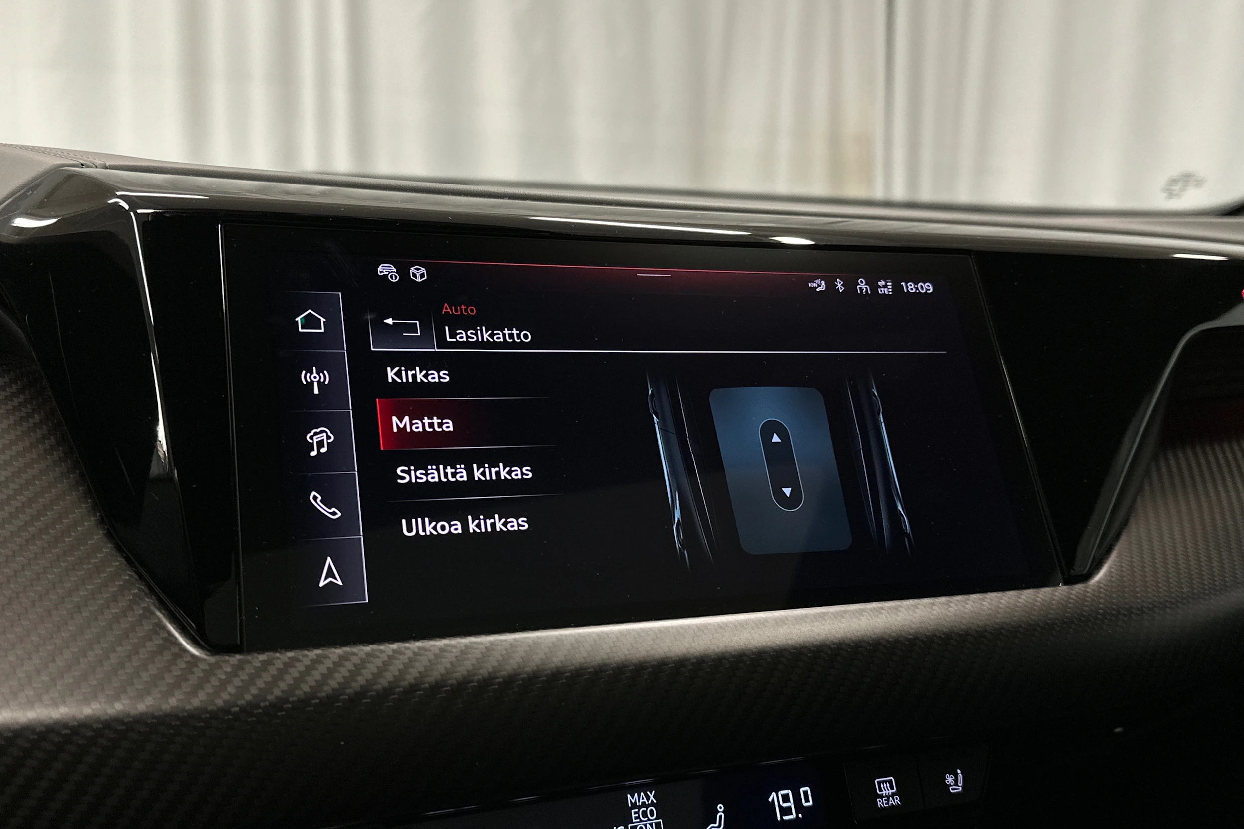 harmaa Audi e-tron GT 2025 kuva 14.