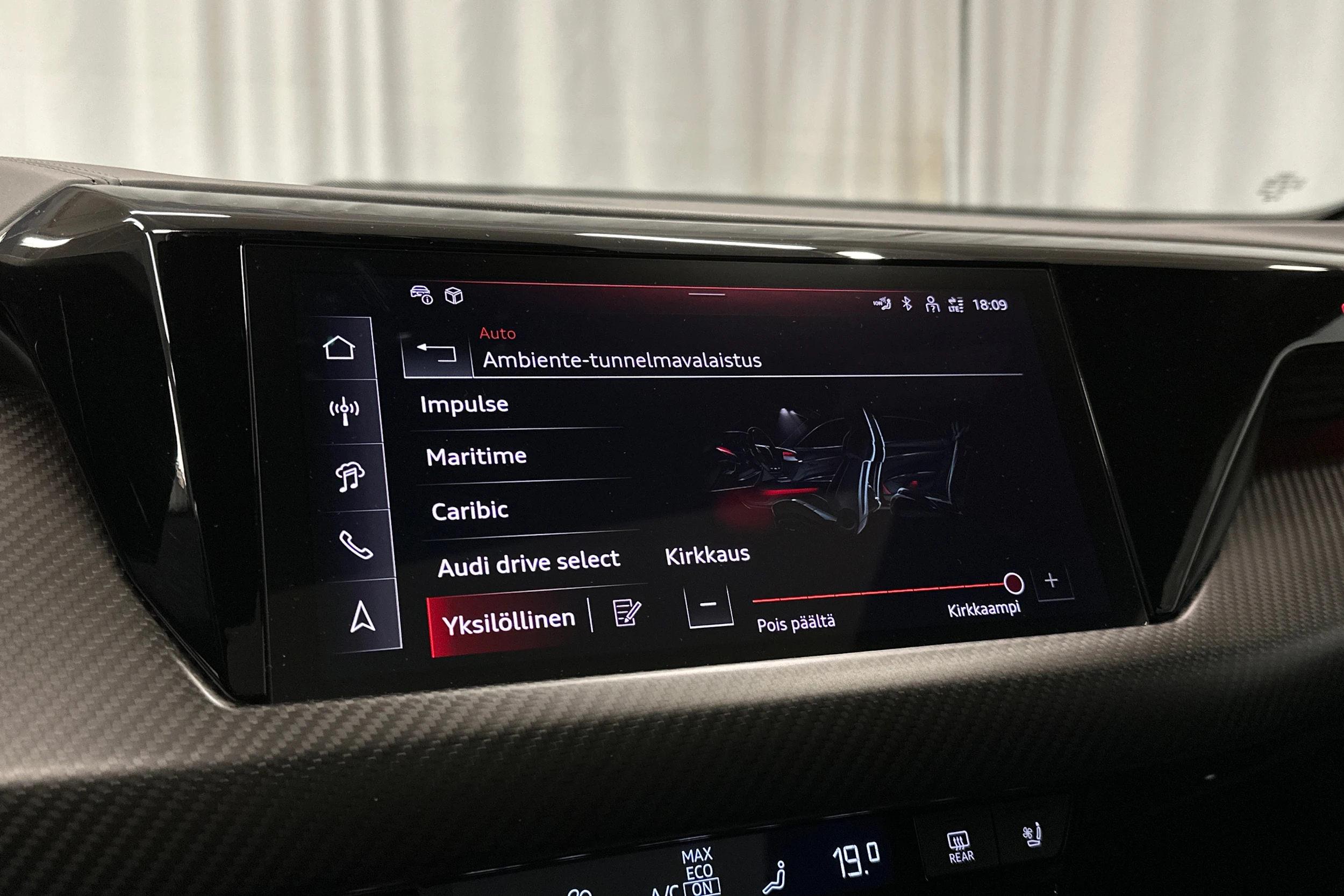 harmaa Audi e-tron GT 2025 kuva 15.