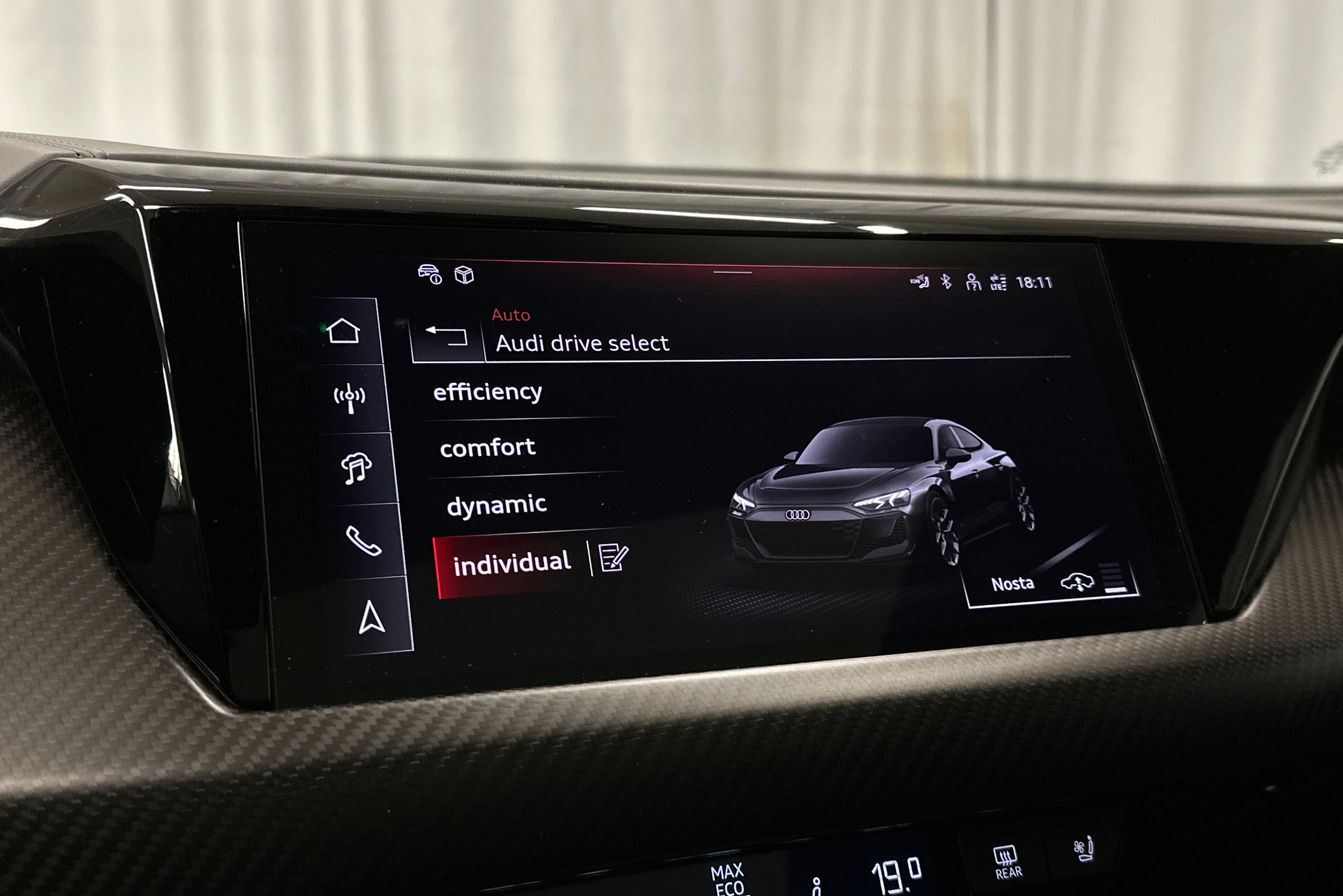 harmaa Audi e-tron GT 2025 kuva 18.