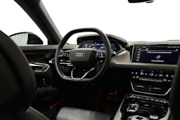 musta Audi e-tron GT 2025 kuva 9.