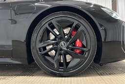 musta Audi e-tron GT 2025 kuva 11.