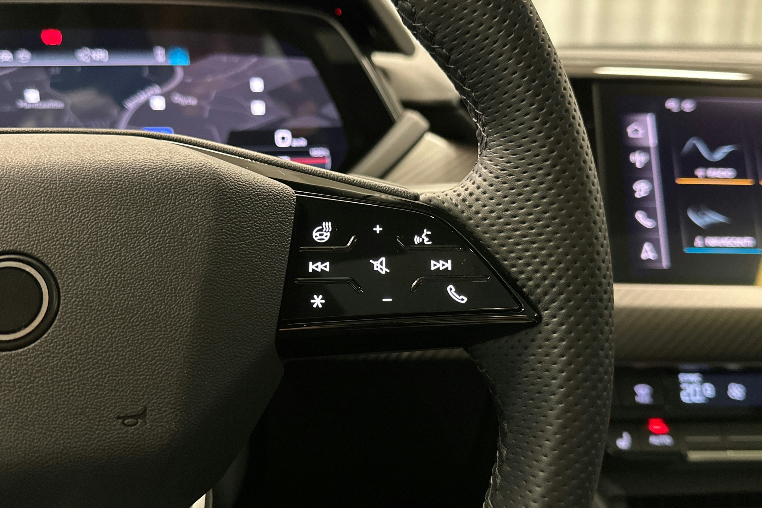 musta Audi e-tron GT 2025 kuva 14.