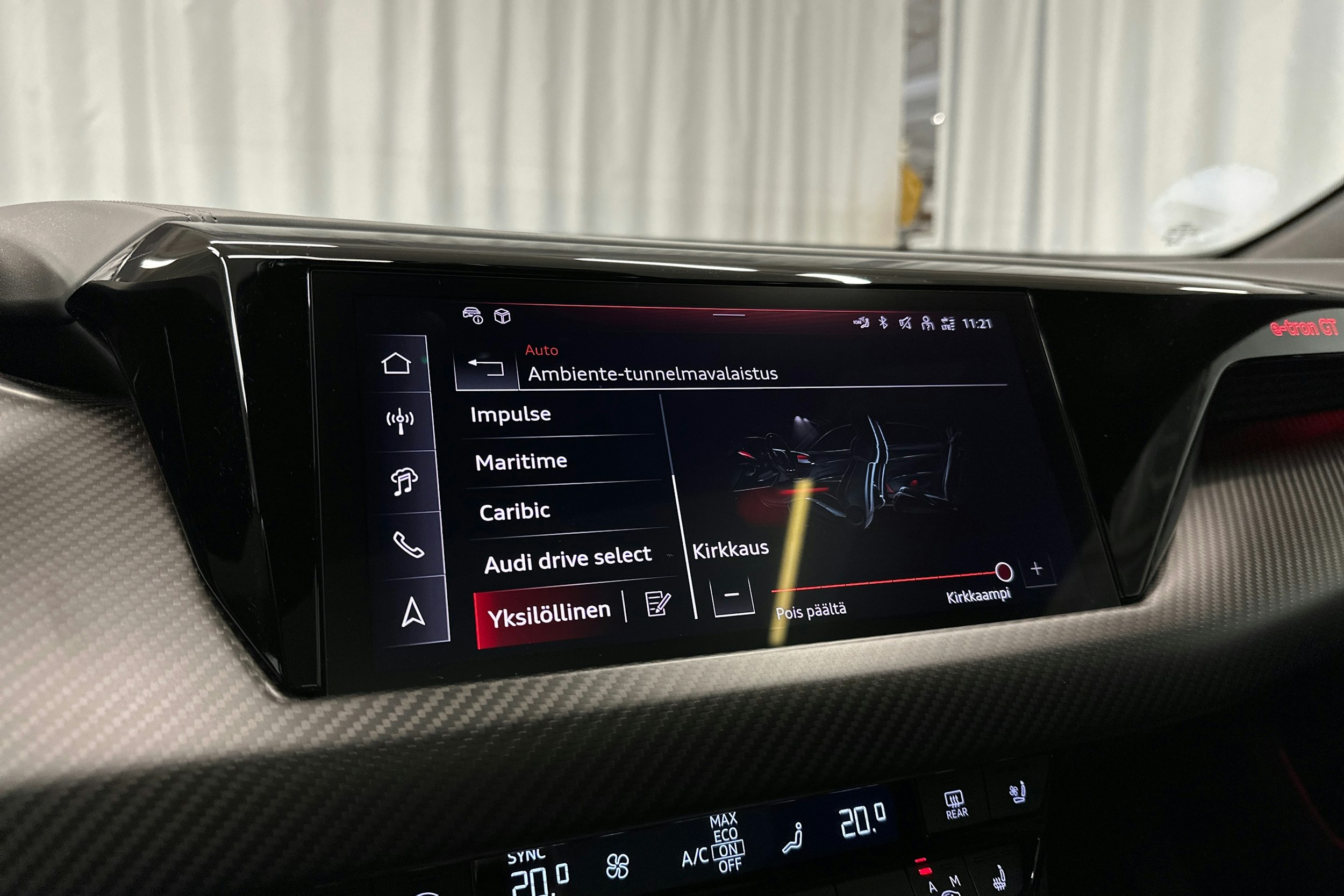 musta Audi e-tron GT 2025 kuva 22.