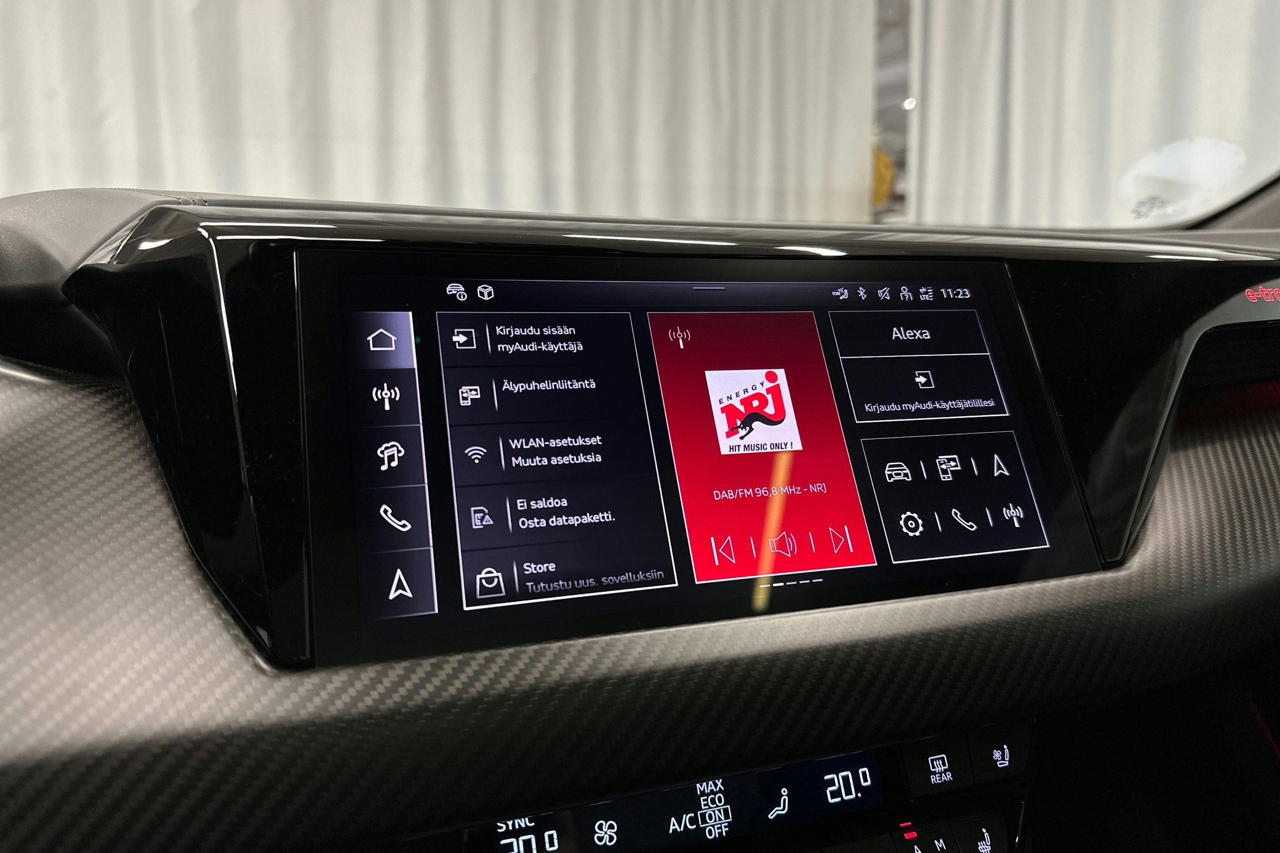 musta Audi e-tron GT 2025 kuva 26.
