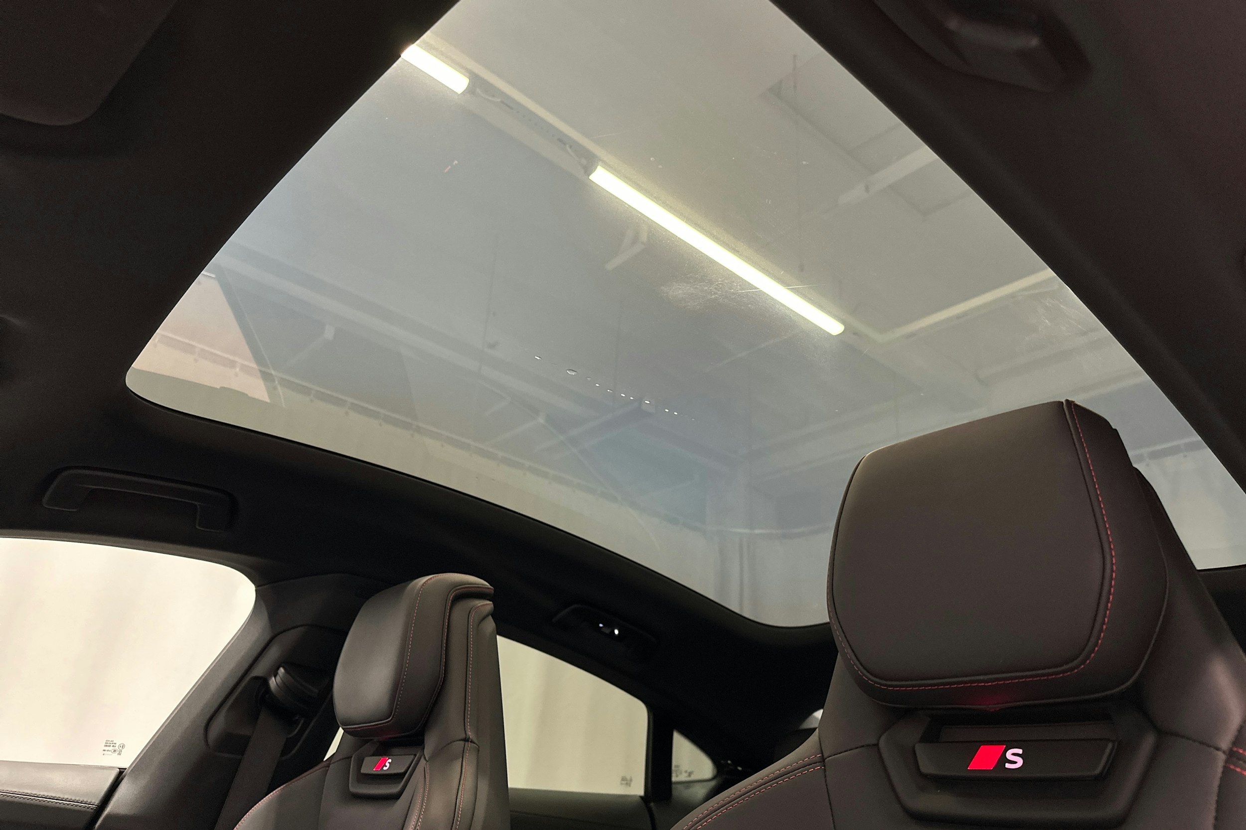 musta Audi e-tron GT 2025 kuva 33.