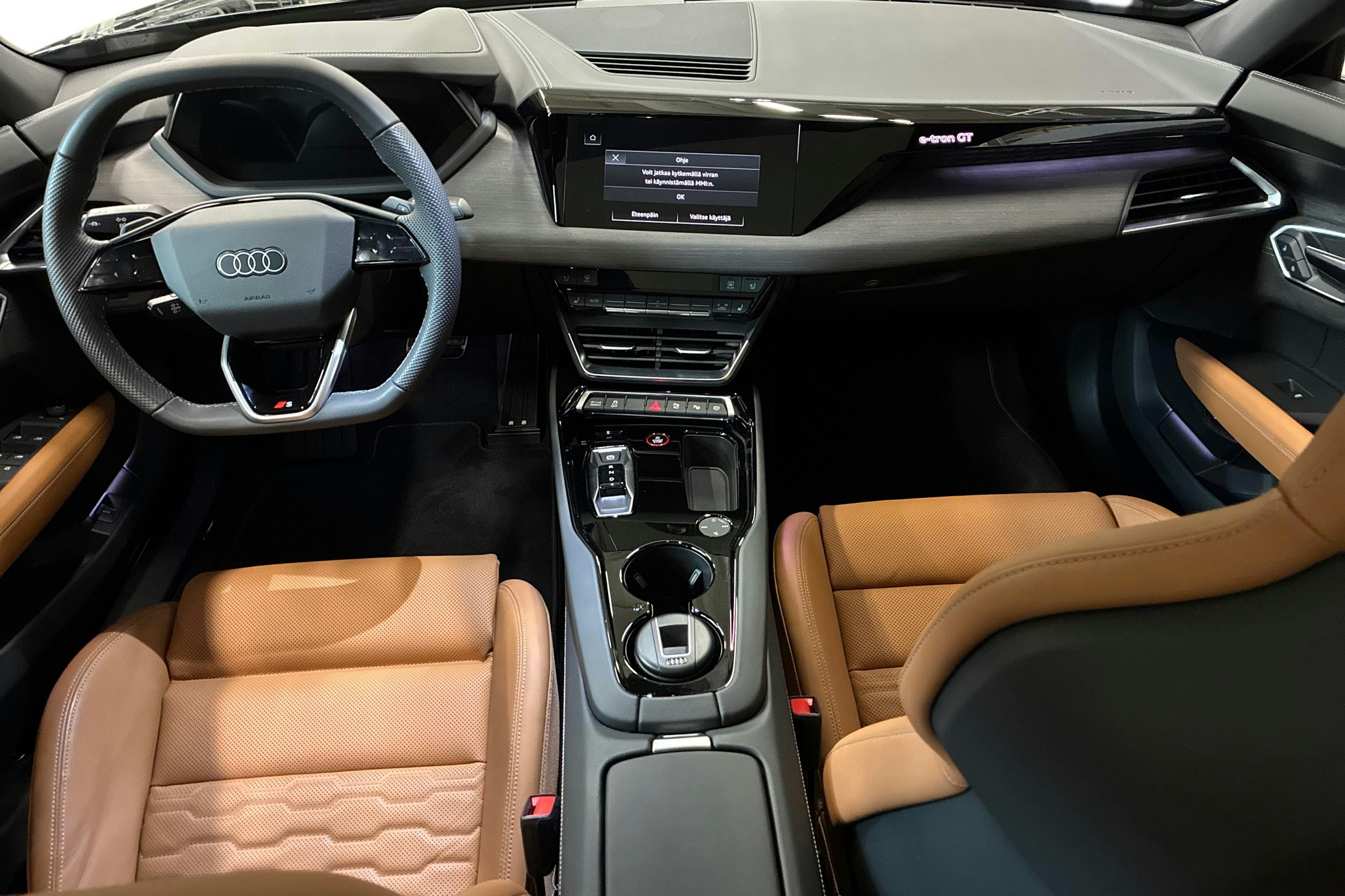 musta Audi e-tron GT 2025 kuva 7.