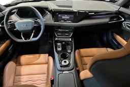 musta Audi e-tron GT 2025 kuva 7.