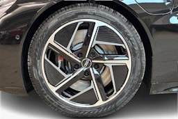 musta Audi e-tron GT 2025 kuva 9.