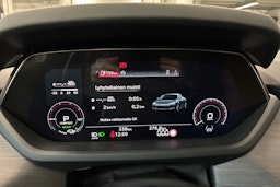 musta Audi e-tron GT 2025 kuva 11.
