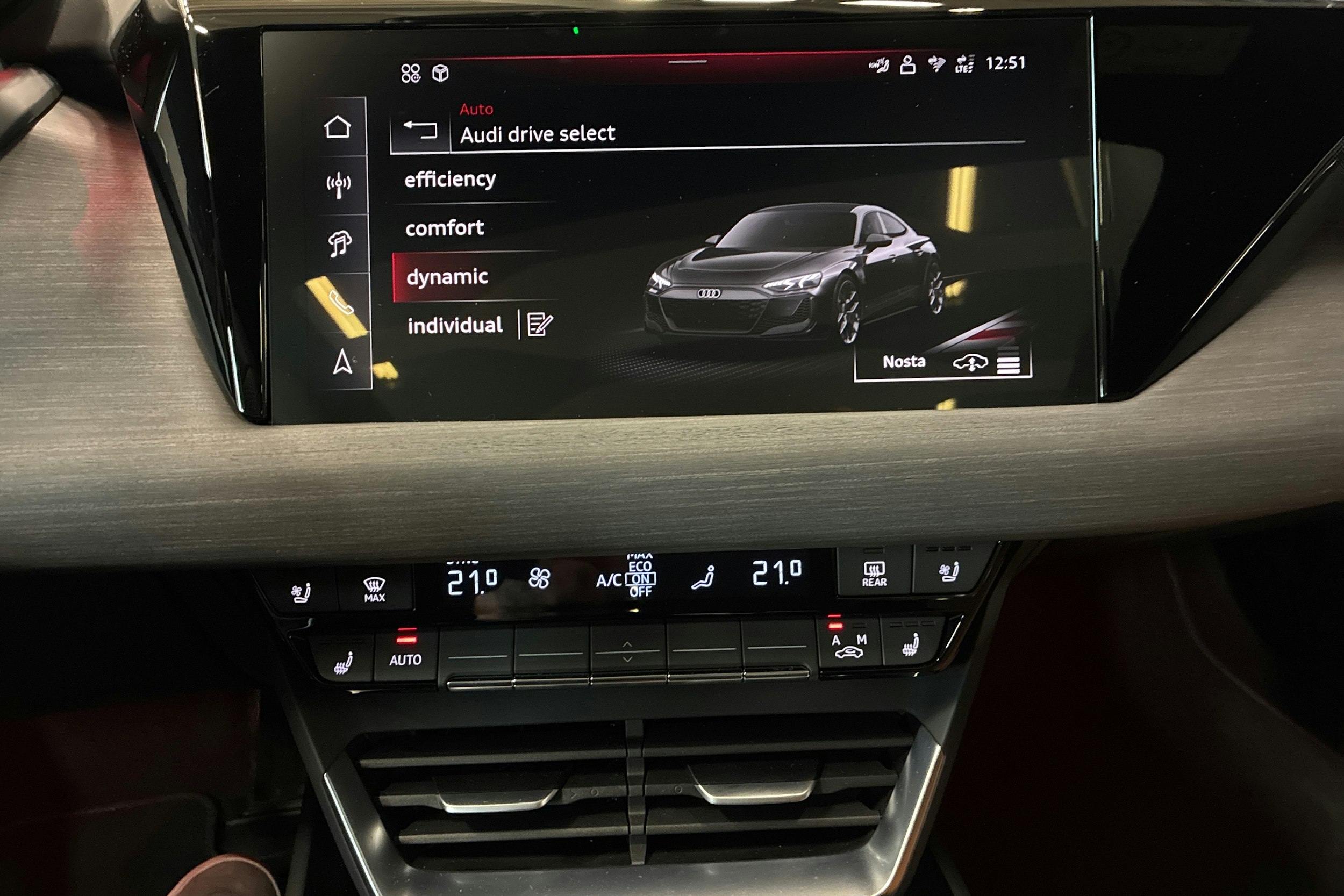 musta Audi e-tron GT 2025 kuva 12.