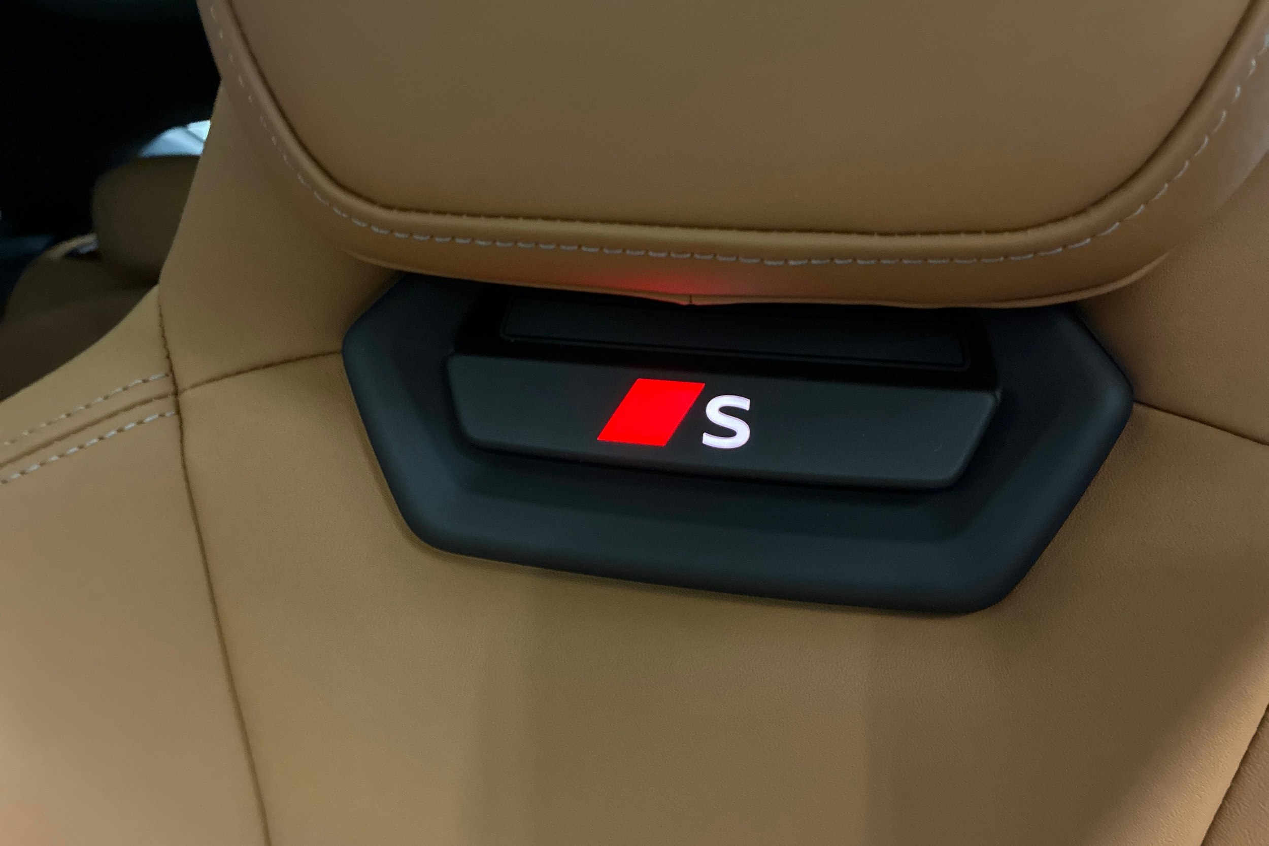 musta Audi e-tron GT 2025 kuva 16.