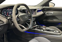 musta Audi e-tron GT 2025 kuva 6.