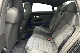 musta Audi e-tron GT 2025 kuva 8.