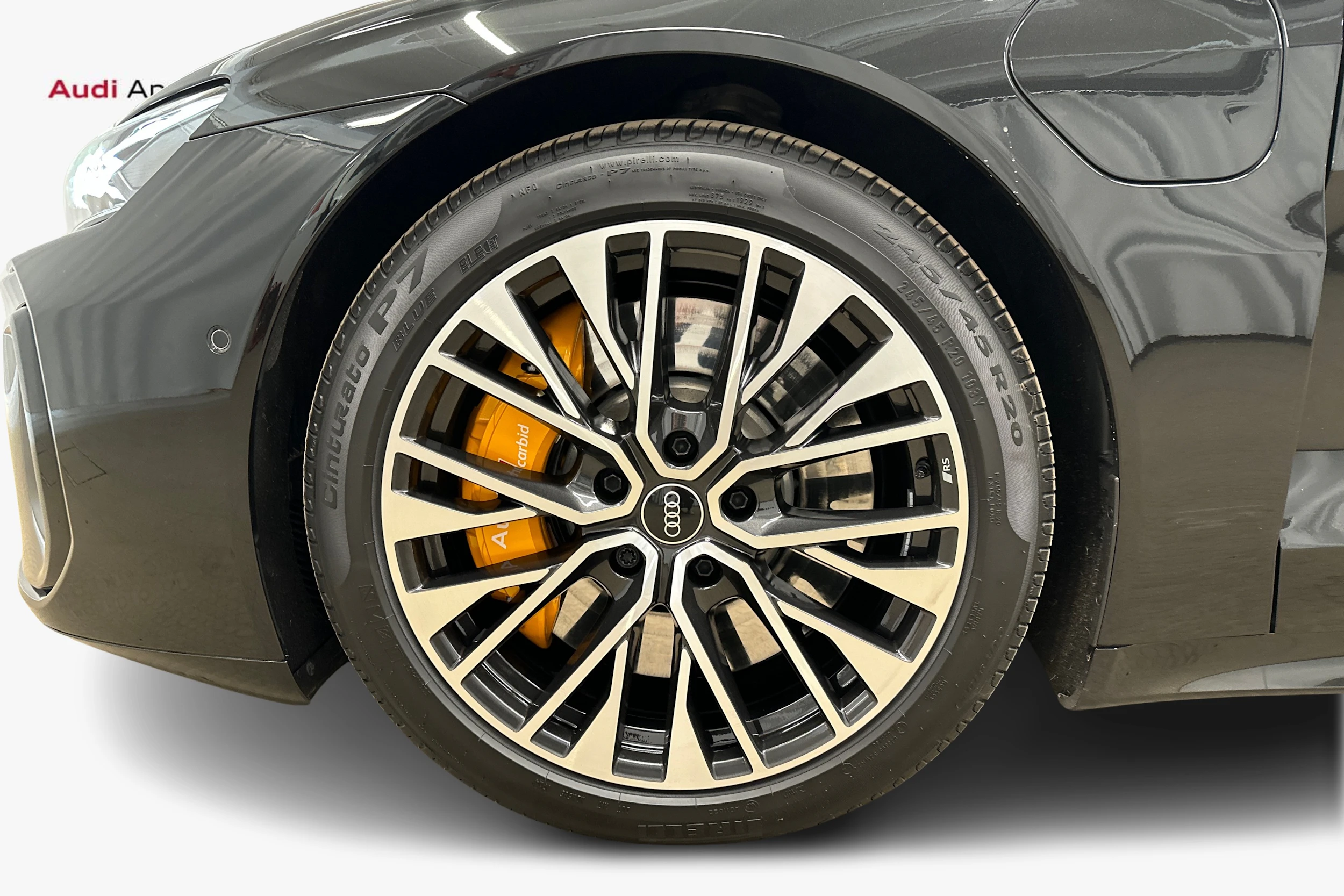 musta Audi e-tron GT 2025 kuva 9.