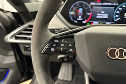 musta Audi e-tron GT 2025 kuva 11.