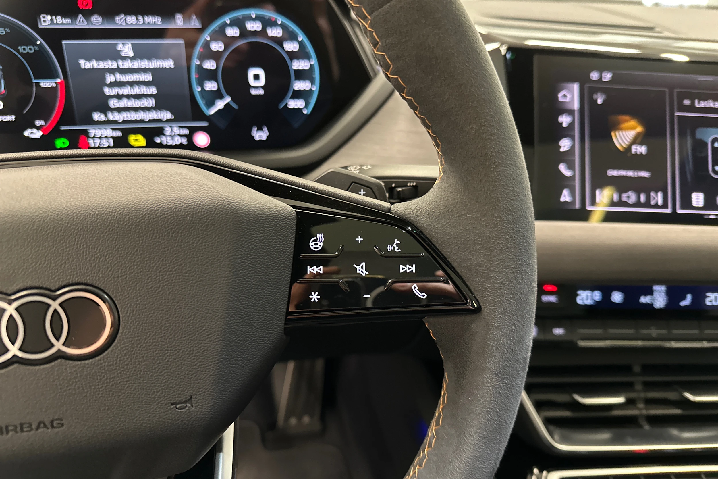 musta Audi e-tron GT 2025 kuva 12.