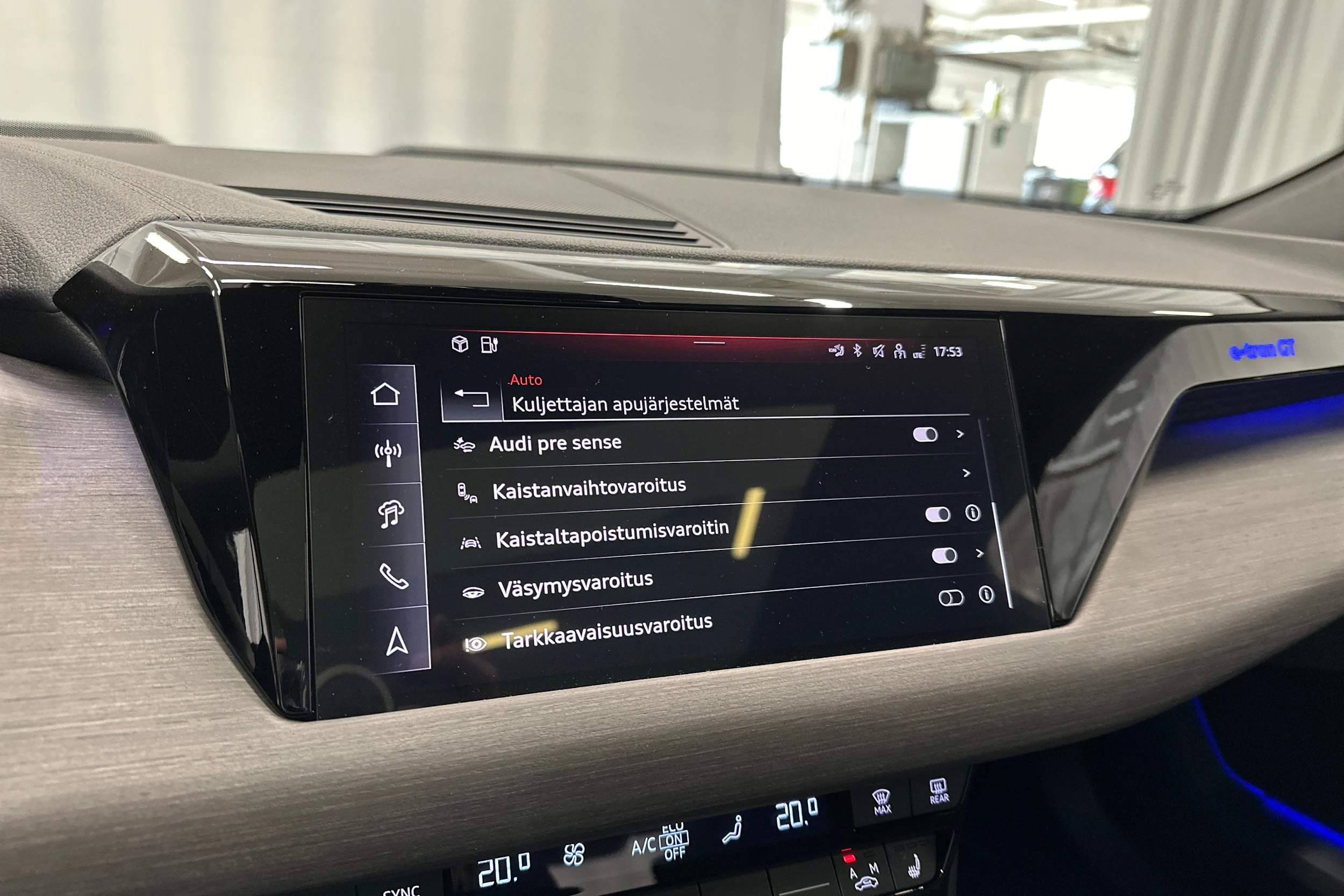 musta Audi e-tron GT 2025 kuva 26.