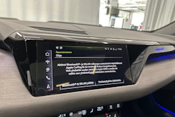 musta Audi e-tron GT 2025 kuva 28.