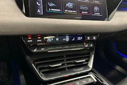 musta Audi e-tron GT 2025 kuva 29.