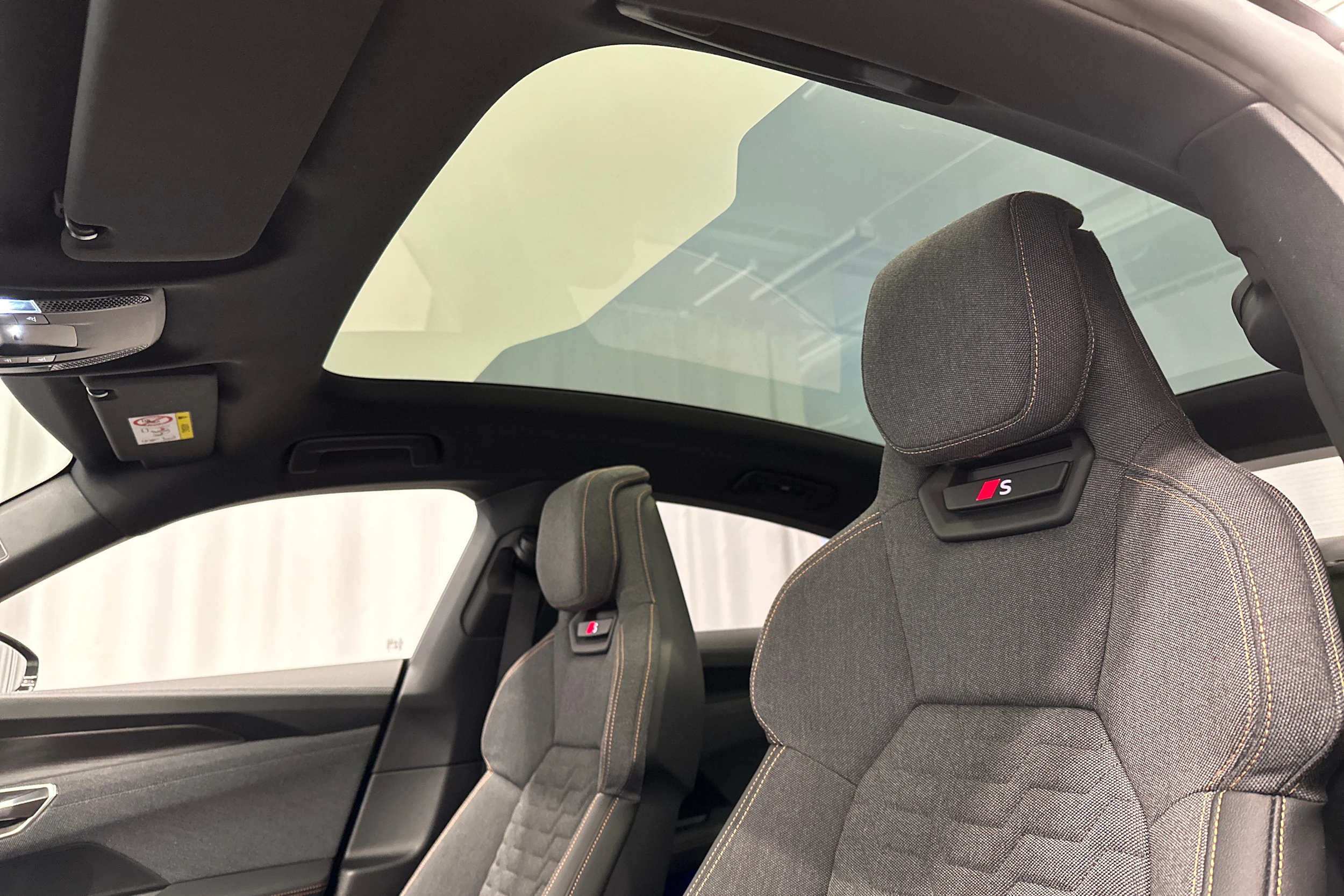 musta Audi e-tron GT 2025 kuva 35.