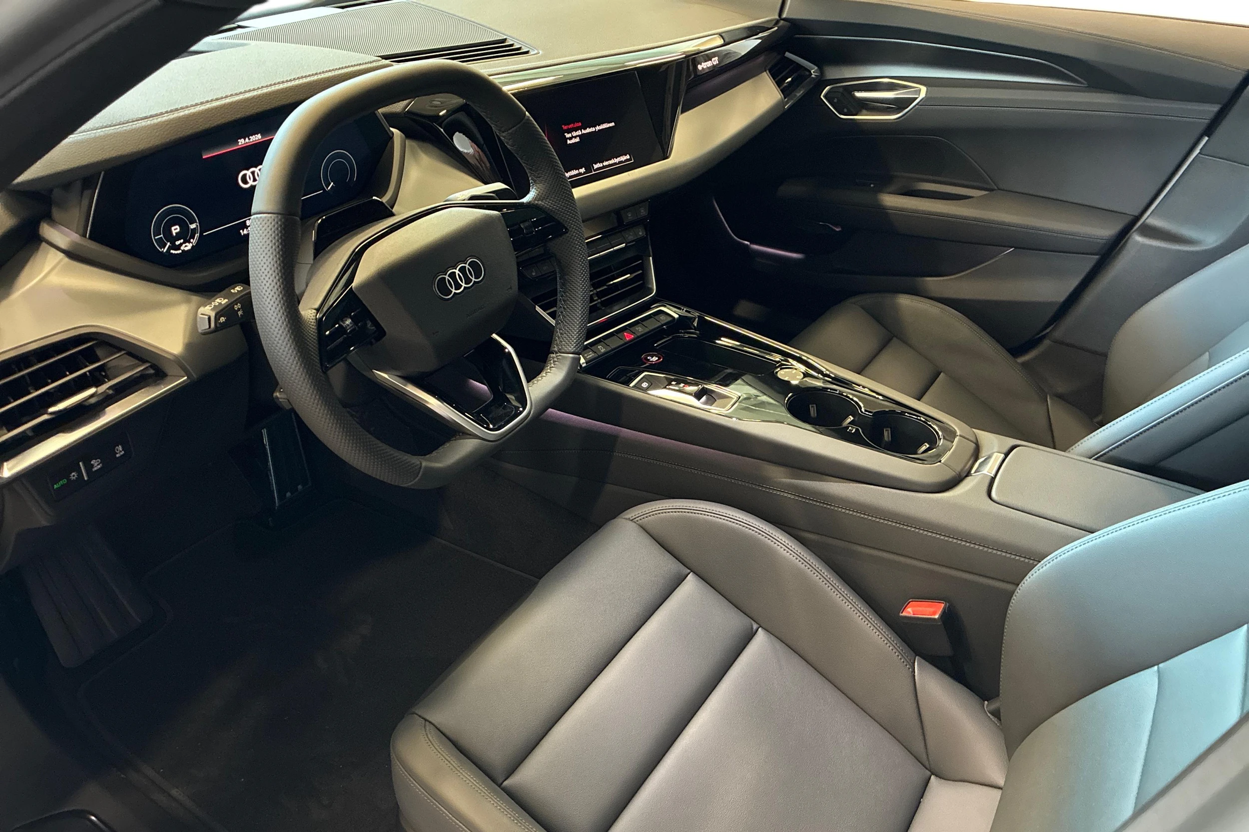 valkoinen Audi e-tron GT 2026 kuva 6.