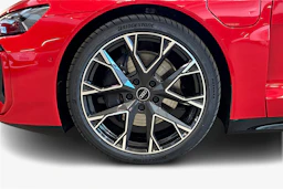 punainen Audi e-tron GT 2026 kuva 9.