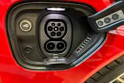 punainen Audi e-tron GT 2026 kuva 14.