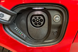 punainen Audi e-tron GT 2026 kuva 15.