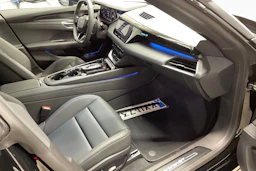musta Audi e-tron GT 2026 kuva 14.