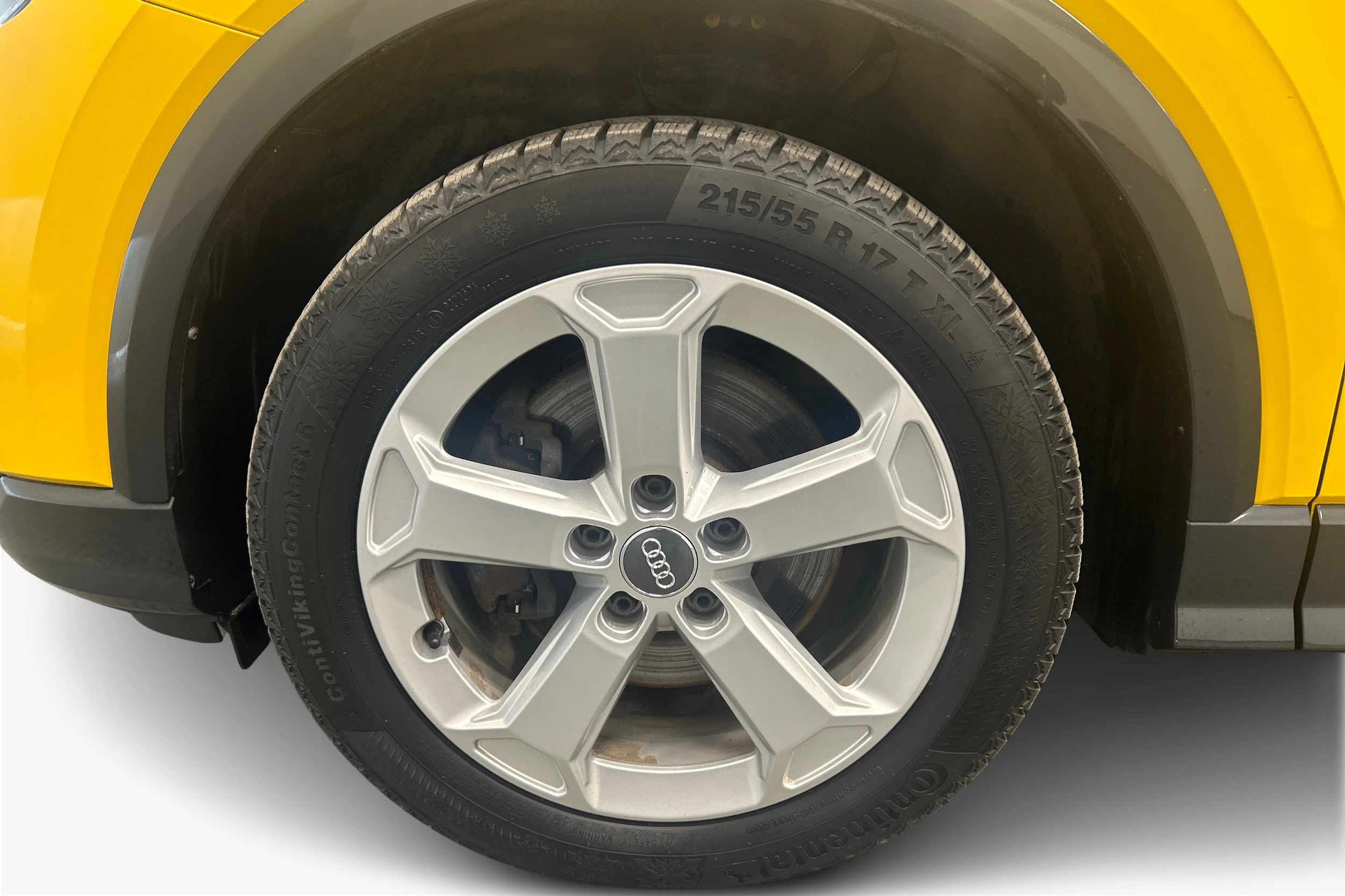 Keltainen Audi Q2 2017 kuva 12.