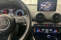 Keltainen Audi Q2 2017 kuva 17.