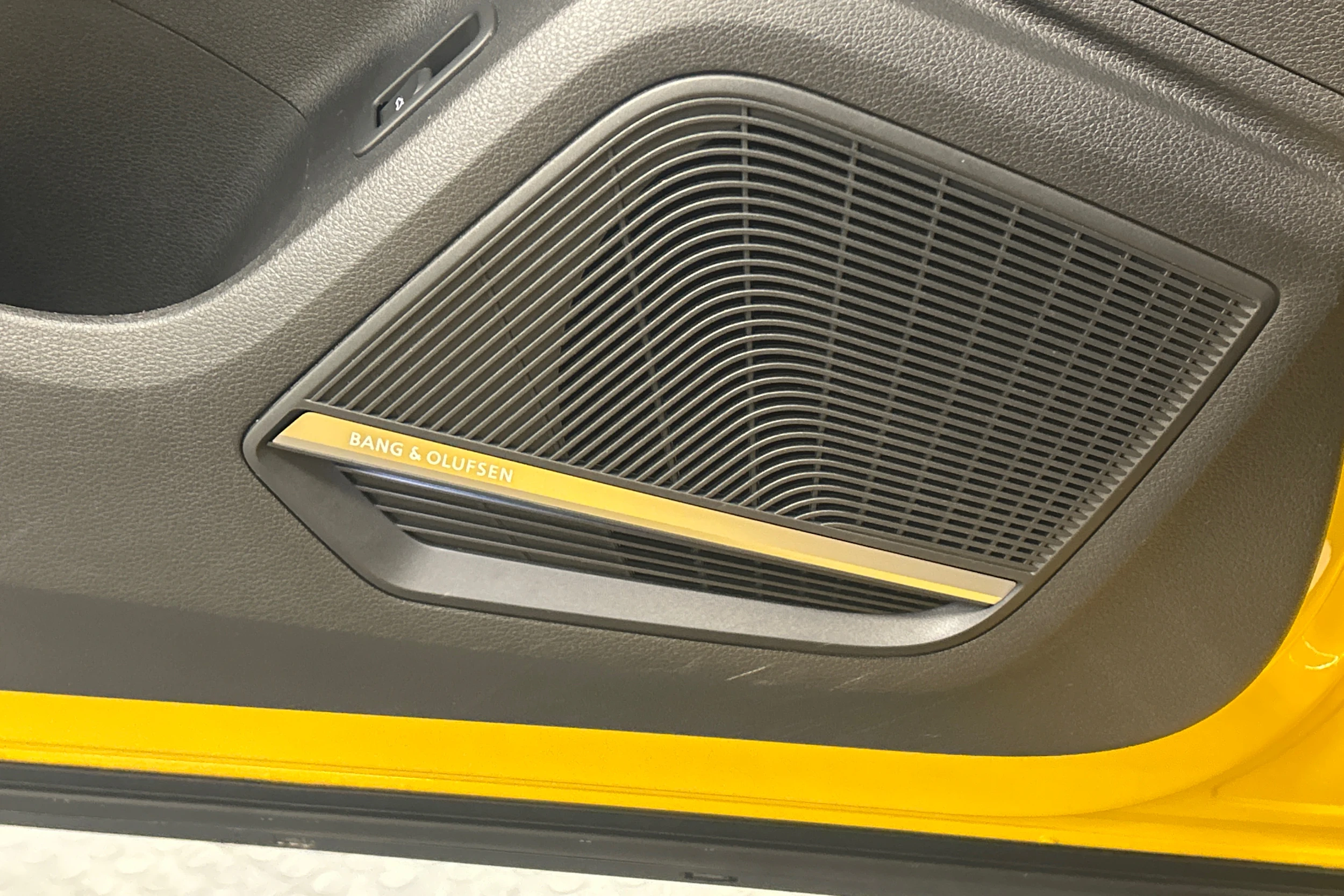 Keltainen Audi Q2 2017 kuva 18.