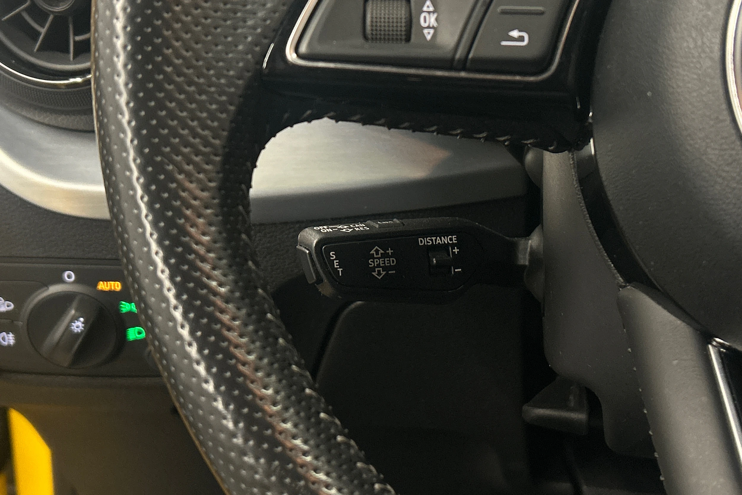 Keltainen Audi Q2 2017 kuva 20.