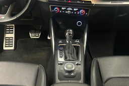 Keltainen Audi Q2 2017 kuva 23.