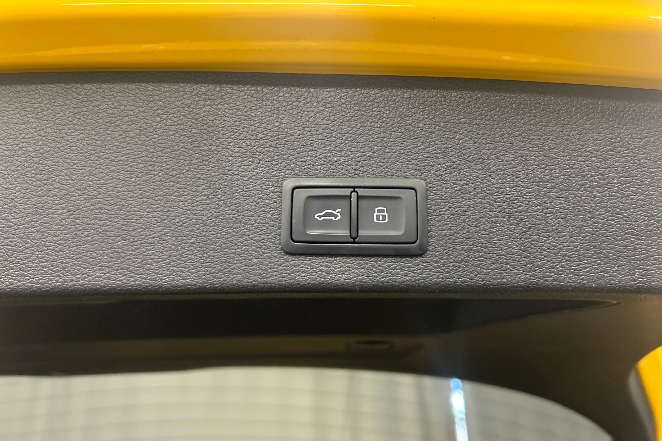 Keltainen Audi Q2 2017 kuva 25.