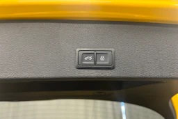 Keltainen Audi Q2 2017 kuva 25.