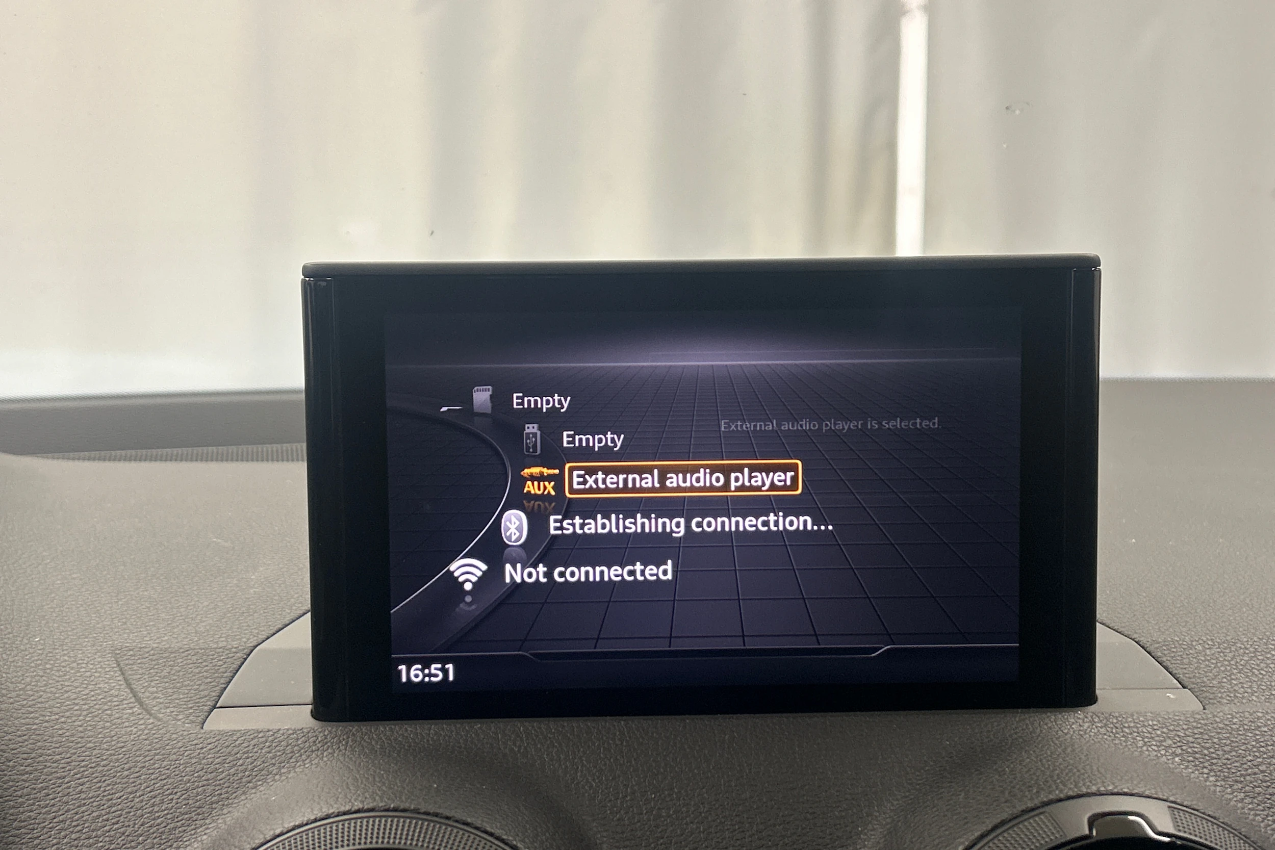 Keltainen Audi Q2 2017 kuva 28.