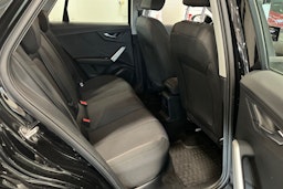 musta Audi Q2 2017 kuva 18.