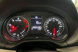 musta Audi Q2 2017 kuva 19.