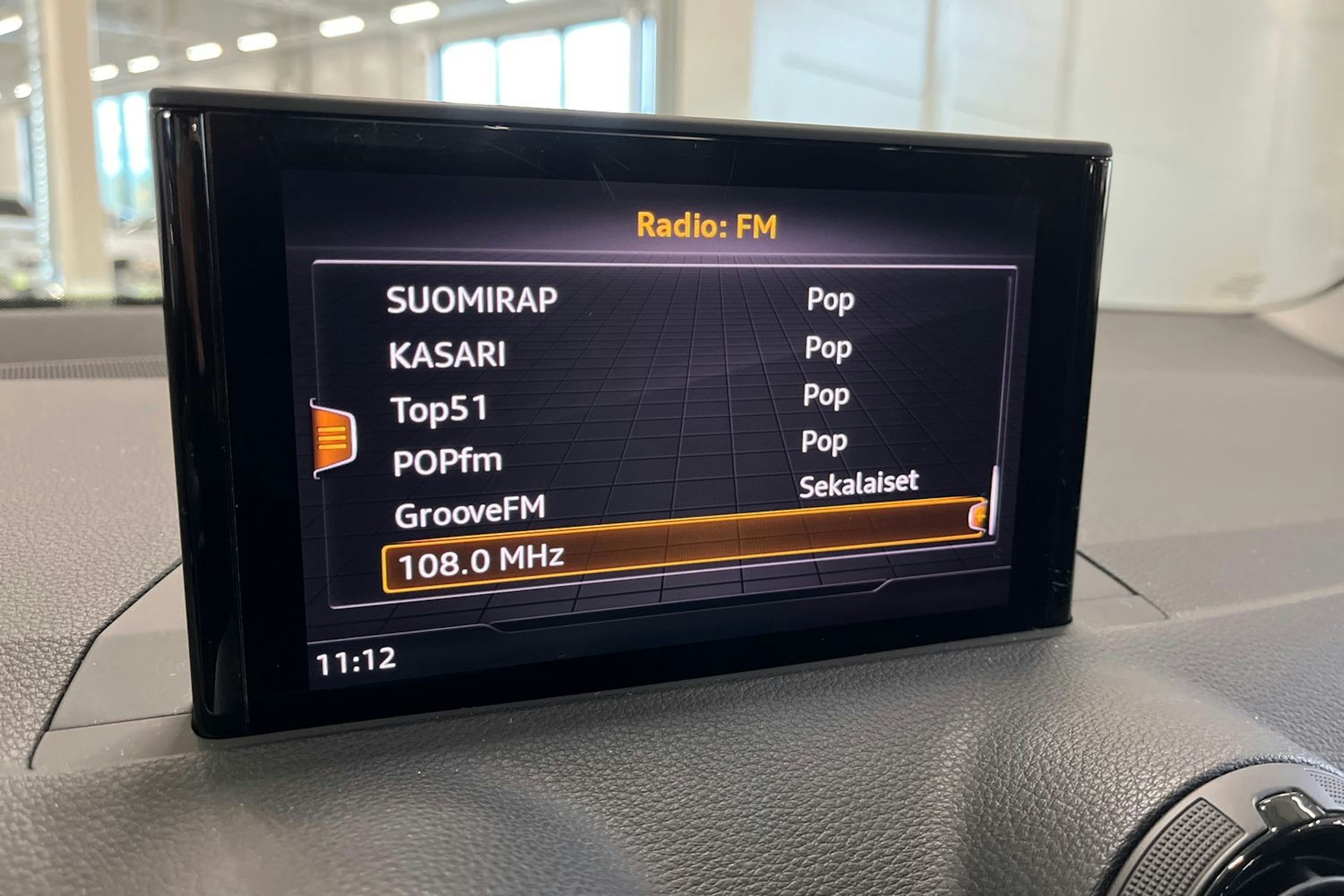 musta Audi Q2 2017 kuva 21.