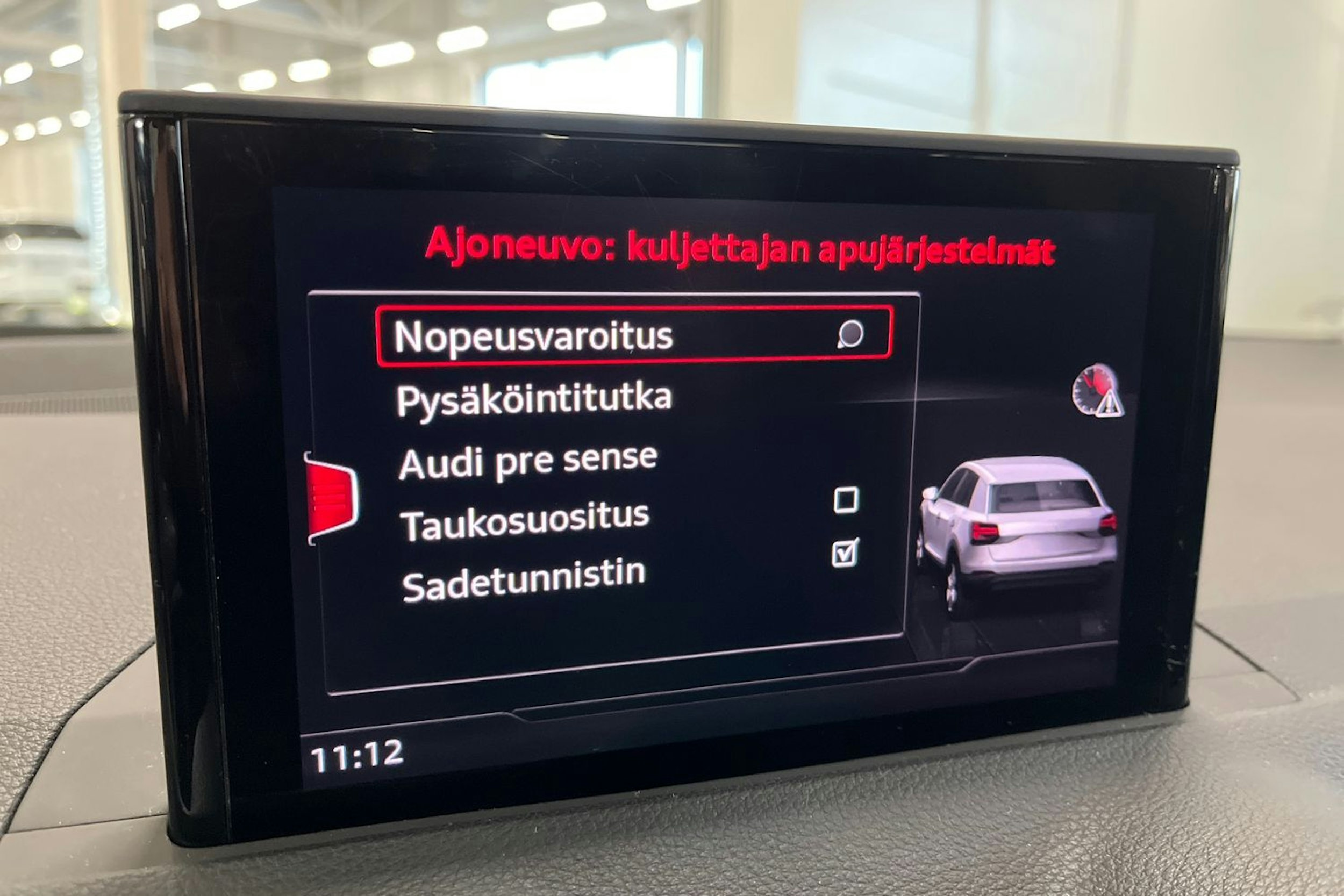 musta Audi Q2 2017 kuva 24.