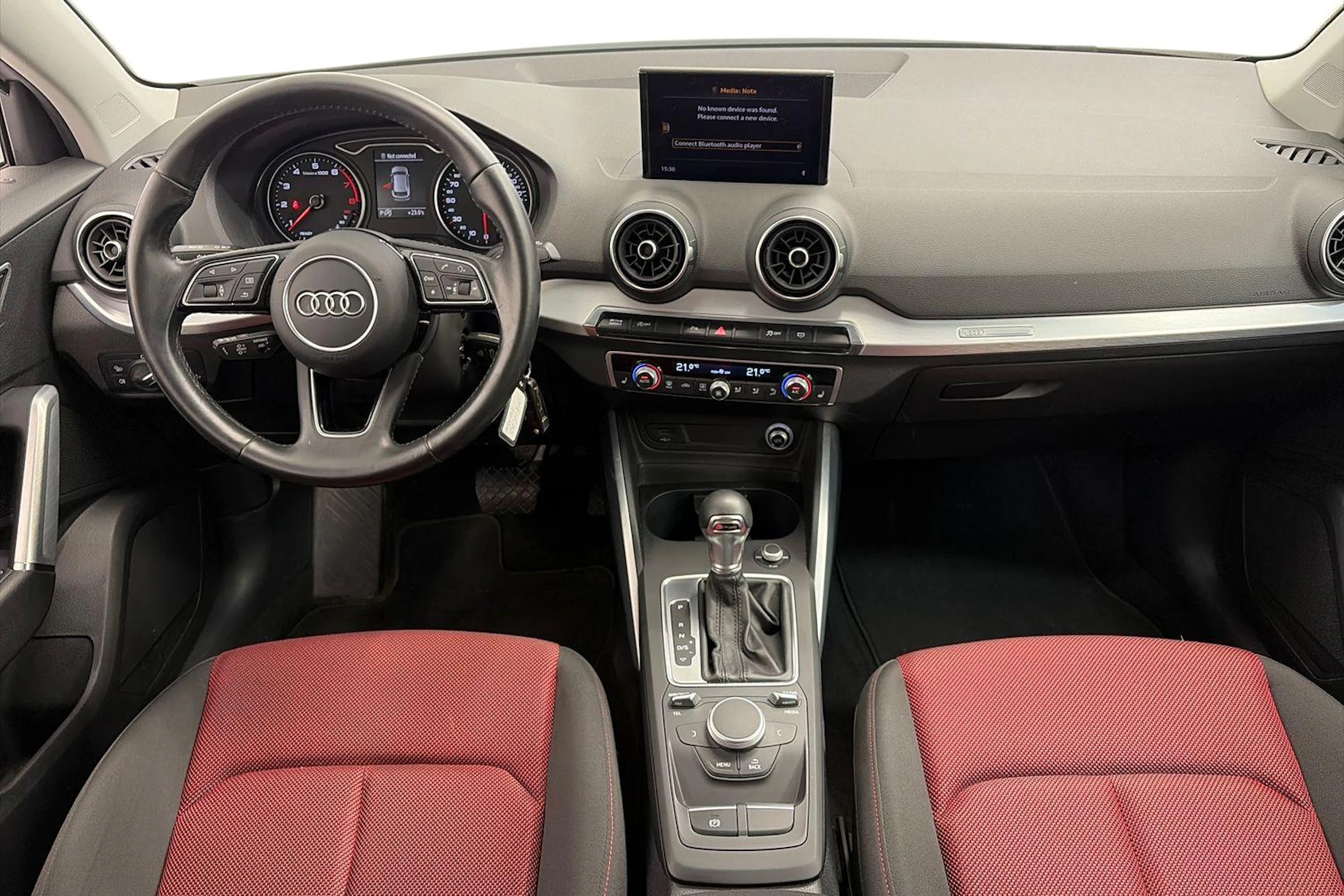met. valkoinen Audi Q2 2017 kuva 7.