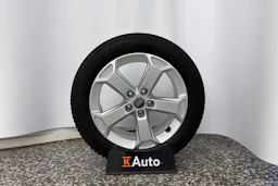 met. valkoinen Audi Q2 2017 kuva 10.