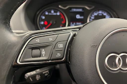 met. valkoinen Audi Q2 2017 kuva 14.